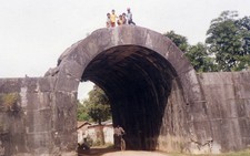 Đi tìm mộ Hồ Quý Ly