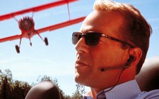 Bruce Willis trộm ôtô?