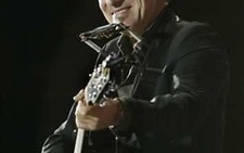 Bruce Springsteen độc mã trên dặm đường dài