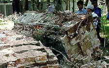 Một di tích thuộc quần thể lăng Thiệu Trị bị đập phá