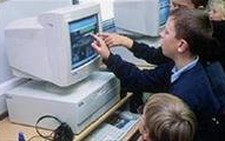 Bảo vệ trẻ em bằng luật trên Internet?