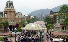 Hơn 200 nhà báo 
