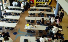 Du học sinh tại Canada có thể làm thêm ở ngoài trường