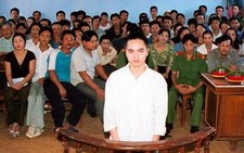 Một phiên tòa vi phạm nghiêm trọng luật tố tụng