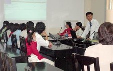 Sinh viên ĐH An Giang học với E-learning