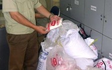 Làm giả bột ngọt 