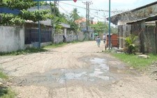 Đường hư hỏng 30 năm không được sửa chữa