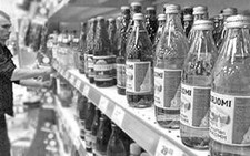 Đến lượt Latvia chê nước khoáng Gruzia