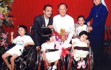 Tổng lãnh sự Canada giúp cơ sở Thiên Phước xây phòng vật lý trị liệu