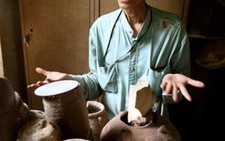 Ông đồ... gốm xứ Huế