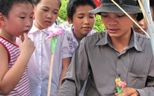 Chỉ bỏ tò he khi các em không mê