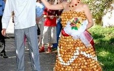 Áo cưới bằng bánh kem