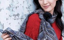 Làm duyên với khăn choàng cổ