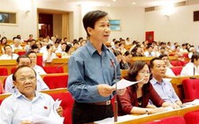 Quốc hội thảo luận dự án Luật cư trú: Sổ hộ khẩu hay thẻ cư trú?