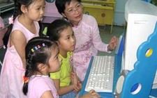 Đến 2010, nhà giáo có thể sống được bằng lương