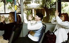 Đi xe buýt học yoga