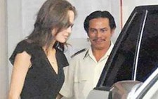 Cậu con nuôi của Angelina Jolie mang tên PAX Thiên Jolie