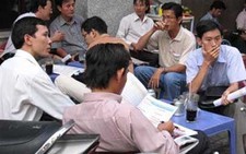 Trái phiếu: mua; cổ phiếu: bán!