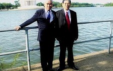 Đọc thơ Tố Hữu bên bờ sông Potomac