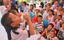 Tưng bừng ngày hội 