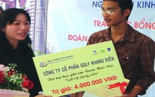 Tặng học bổng chàng sinh viên cứu người