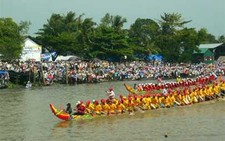Tưng bừng lễ hội Ok Om Bok