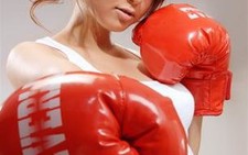 Diễn viên - ca sĩ Minh Hằng hát cổ động SEA Games