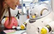 Nhật Bản: Robot chăm sóc người già 