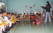 Xây trường tặng quê nghèo