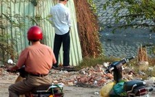 Nói không với tiểu bậy ngoài đường!