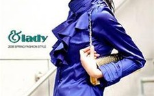 Thời trang công sở: phi bóng và voan lên ngôi
