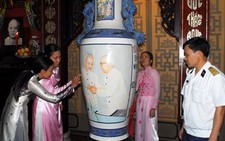 Bảo tàng Tôn Đức Thắng TP.HCM: Tiếp nhận hai chiếc đại bình