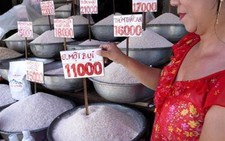 Chợ ế, siêu thị đông khách do bán đúng giá