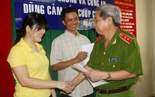 Khen thưởng những người dũng cảm bắt cướp