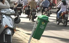 Thùng rác, nhà vệ sinh công cộng ở TP.HCM: Không dễ tìm chỗ lắp đặt