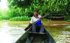 Săn cá trên sông Sêrêpốk
