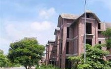 Hà Nội: xây biệt thự, chung cư để… 