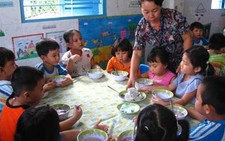 Bối rối với bữa ăn mầm non