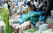 Nguồn cung giảm, giá rau xanh tăng mạnh