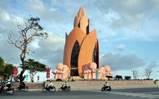 Ngắm Nha Trang từ tháp Trầm hương