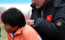 Giấc mơ bóng đá của cậu bé đánh giày