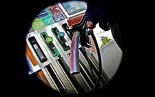 Giá dầu Mỹ xuống thấp nhất trong năm năm qua