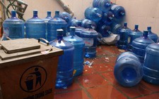 Nước uống đóng chai nhiễm vi sinh: Kiểm đến đâu, rầu đến đấy