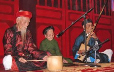Ra mắt nhà hát ca trù