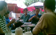 Sinh viên cờ bạc...