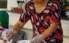 Cơm hến: món 