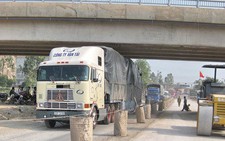 Cầu vượt xây thấp, phải 