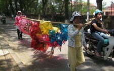 Huế: Đèn lồng xuống phố
