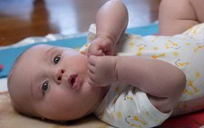 EU: khủng hoảng kinh tế gây sụt giảm sinh đẻ