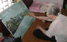 Cụ bà họa sĩ